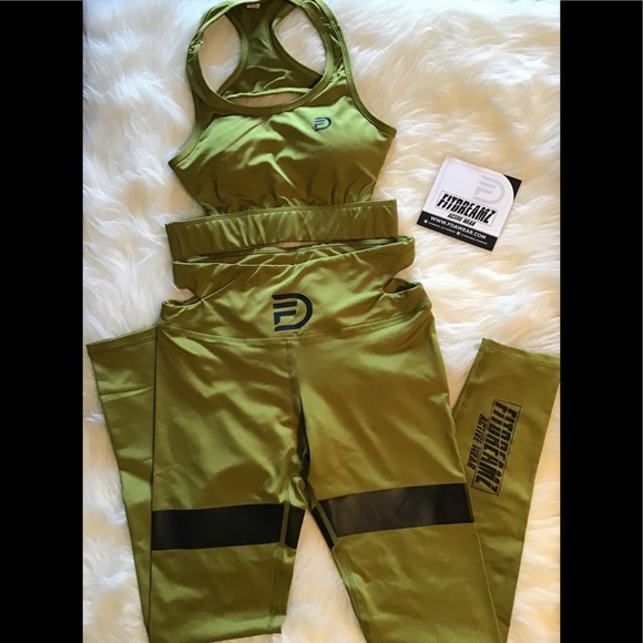 FITDREAMZ 2 PC  Set Athletic Wear - Picture 1 of 5